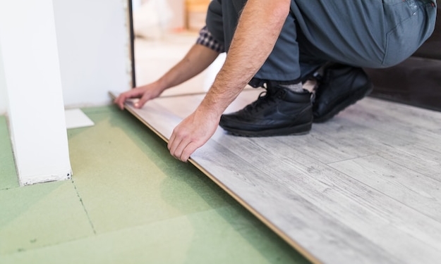 Какой зазор оставить при укладке линолеума