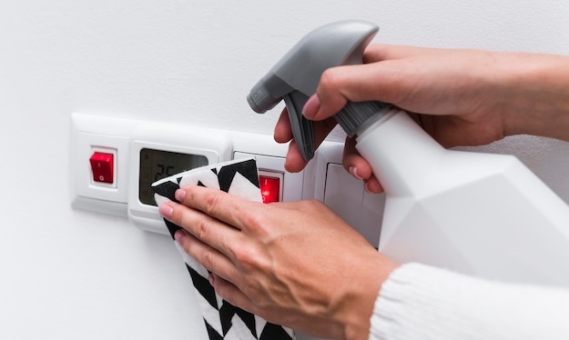 Выключатель накладного монтажа legrand