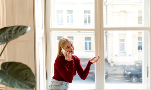 Маленькое окно в двери как называется