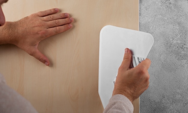 Монтаж на паркет на стена