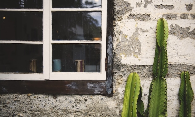 При какой погоде можно штукатурить фасад дома