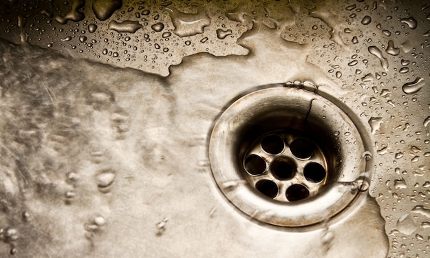 Как пробить канализацию в доме своими руками