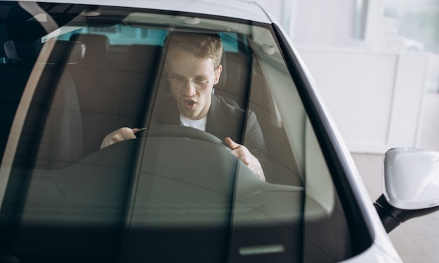 Окно двери автомобиля как называется