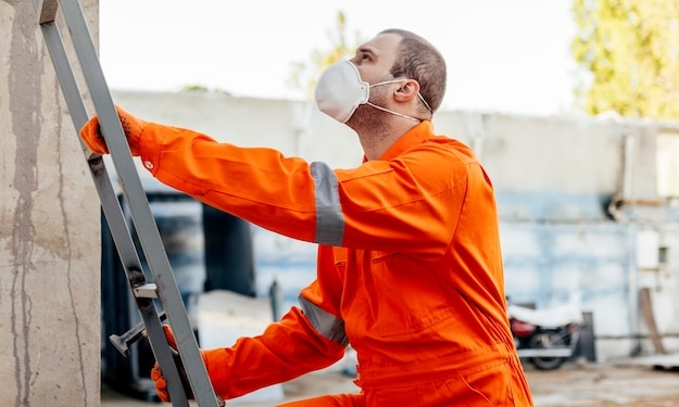 Какой краской покрасить фасад дома из кирпича