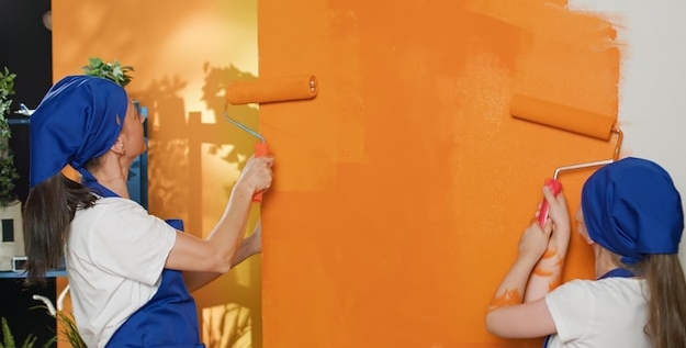 Какой краской покрасить короед на фасаде дома