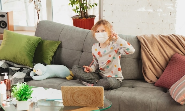 Как поймать лягушку в доме под полом