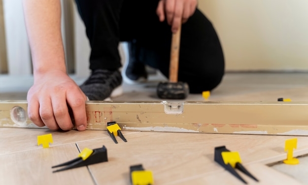 Как заделывать швы при укладке линолеума