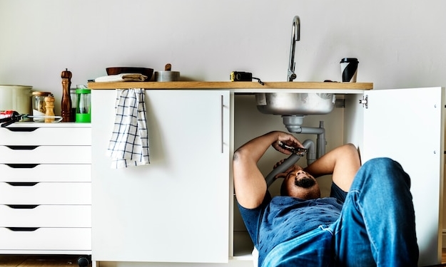 Как правильно уложить канализацию в квартире