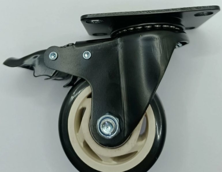 Где использовать поворотные колеса для тележек и когда они не подходят