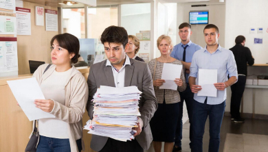 Банки начали пересматривать подход к оценке заемщиков .